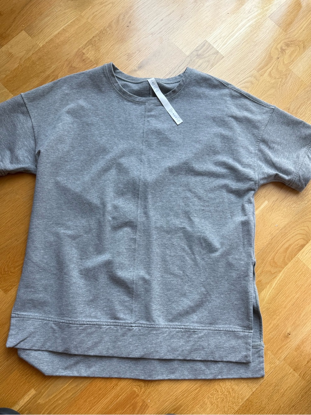Lululemon woman’s Gray Short-Sleeve Crewneck Top size 10